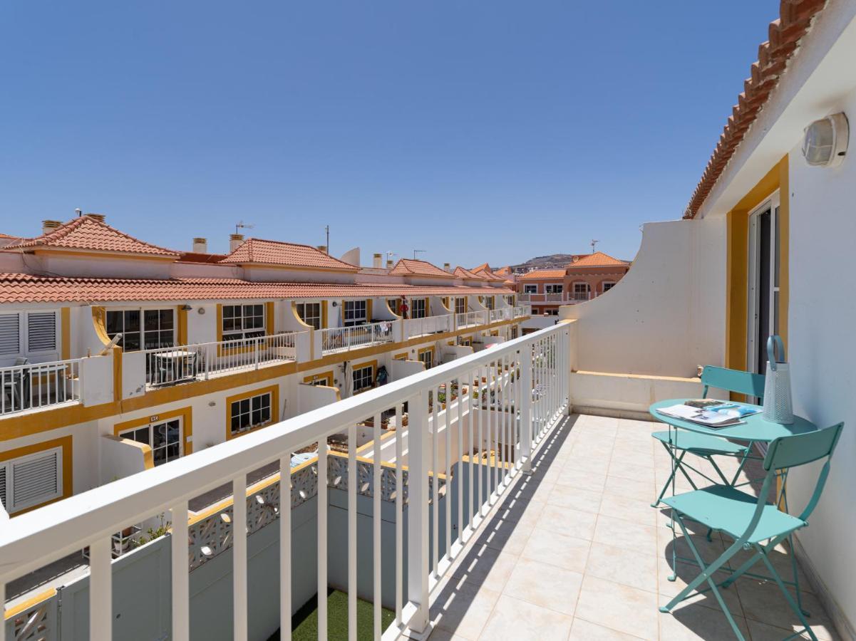 Apartment En El Castillo Con Piscina