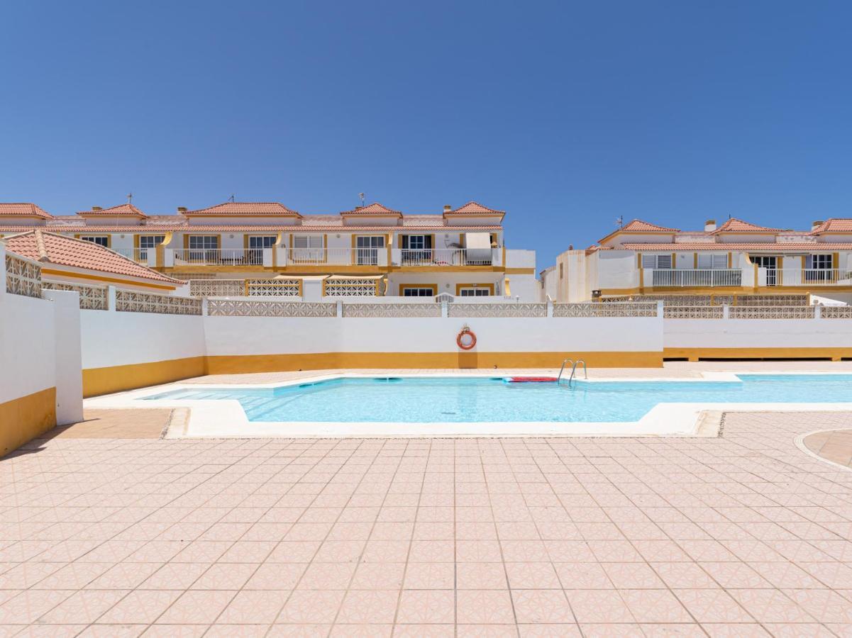 En El Castillo Con Piscina Apartment